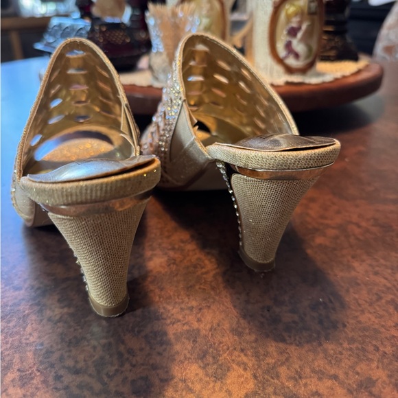 Valenti Franco Glittering Gold Heels Size 7 - Picture 8 of 10